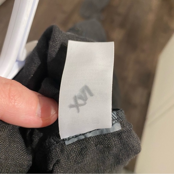 Saks Fifth Ave 100% Linen top cap sleeve blouse metallic hem made in Italy - Picture 10 of 10